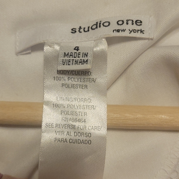 Dress - Picture 3 of 3